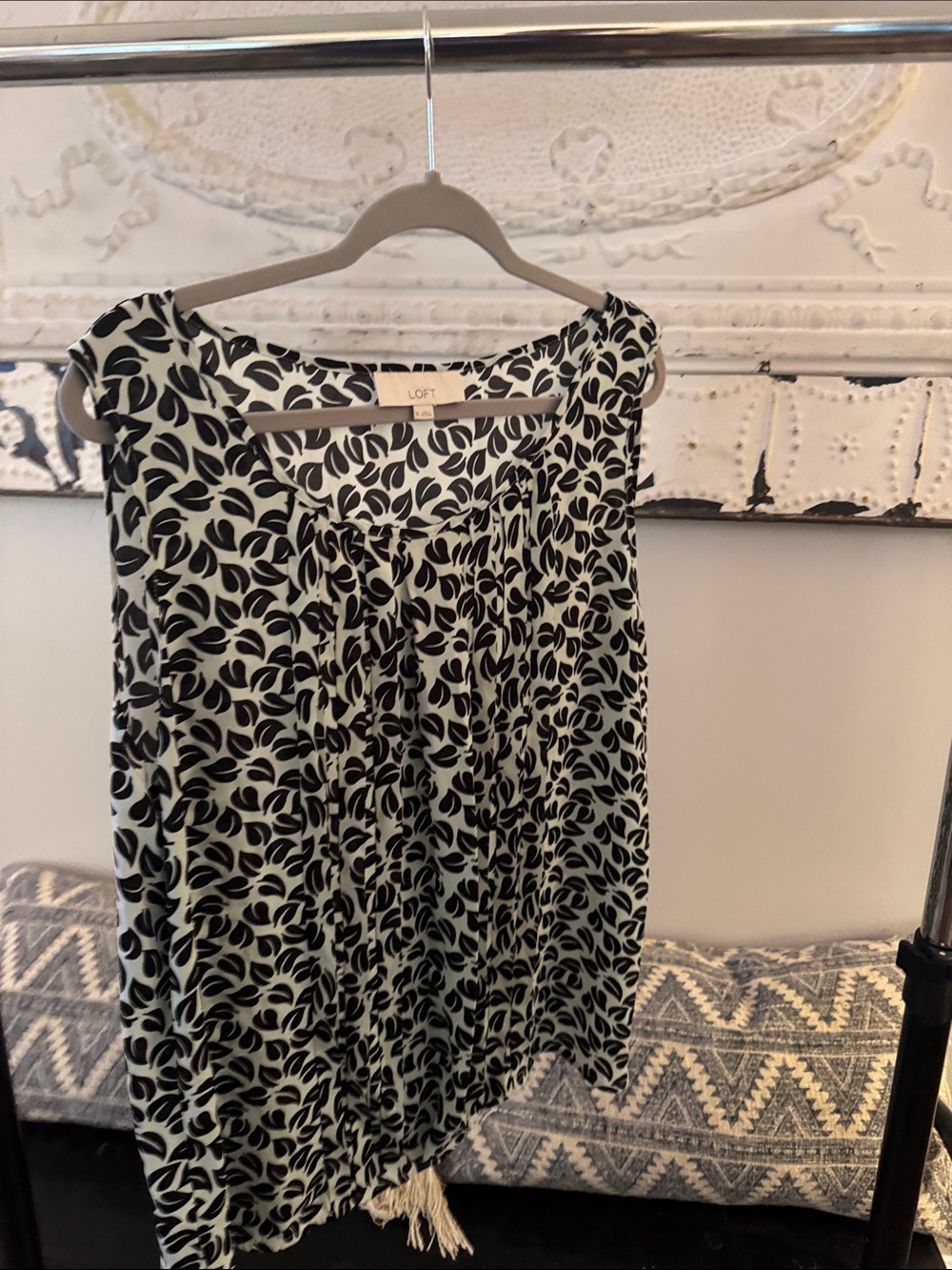 LOFT Mint Green Sleeveless Leaf Print Blouse